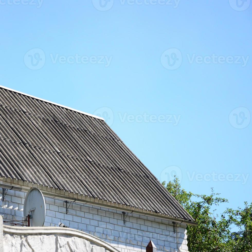 Shiver white roofs bring cool savings in residental attic photo