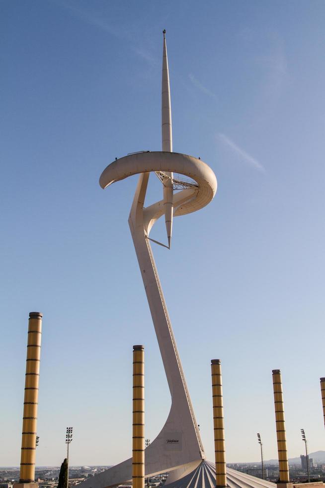 barcelona, españa, 2022 - torre de comunicaciones de montjuic el 25 de junio de 2012 en barcelona, españa. esta torre fue construida para los juegos olímpicos de 1992. foto