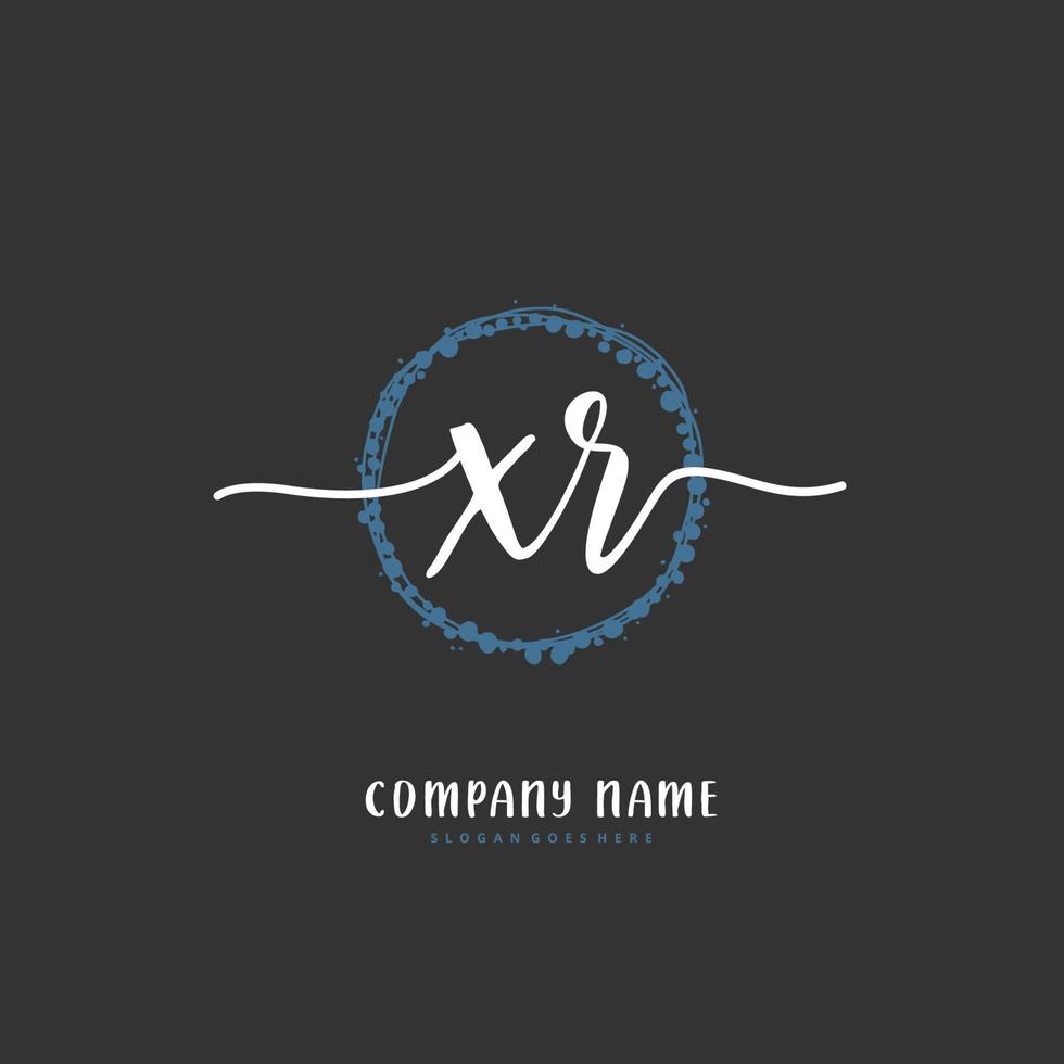 xr escritura a mano inicial y diseño de logotipo de firma con círculo. hermoso diseño de logotipo escrito a mano para moda, equipo, boda, logotipo de lujo. vector