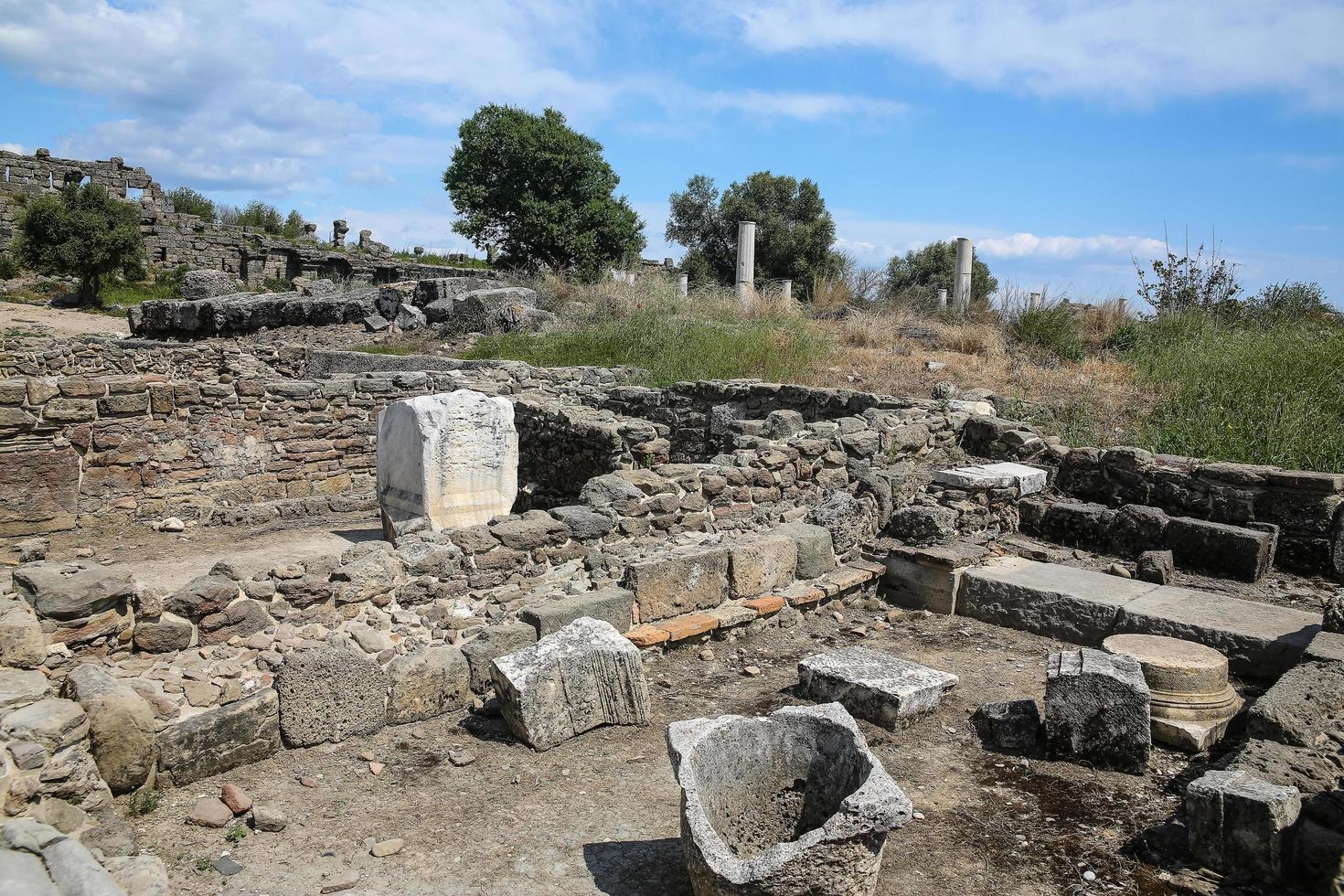 Side ruins view photo