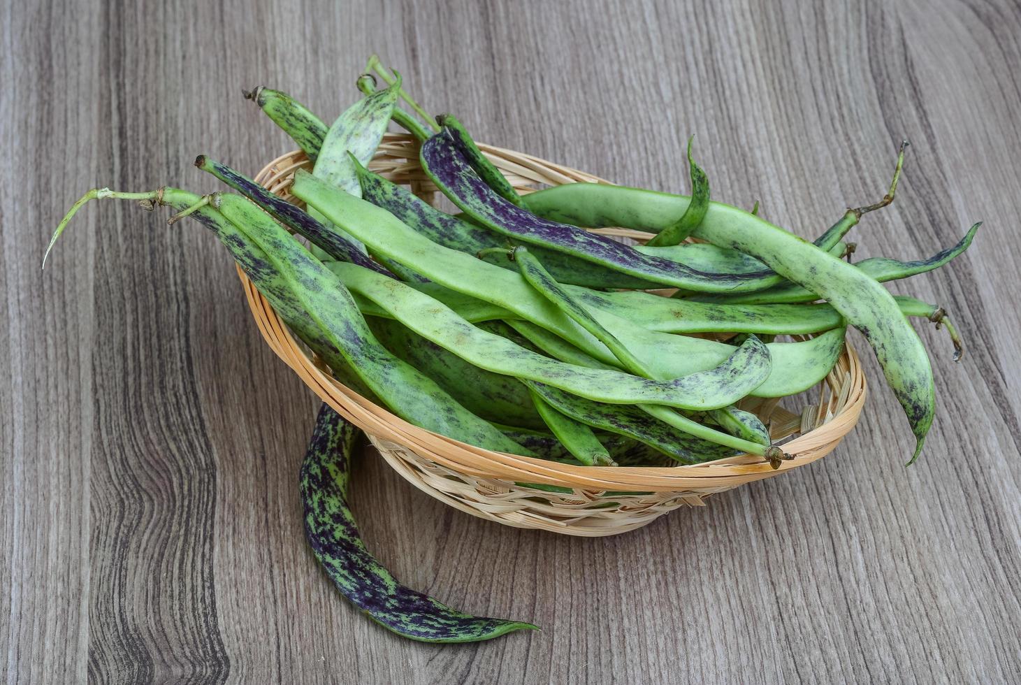 Green beans dish view photo