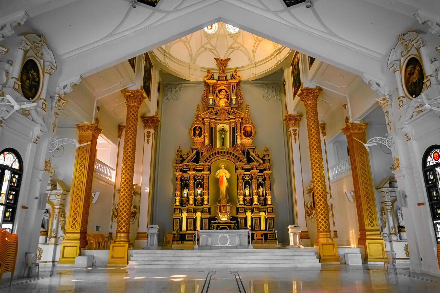 iglesia de cristo redentor en kelambakkam, chennai, tamilnadu, sur de la india arquitectura exclusiva y excelente imagen de escenario hermoso y religioso foto