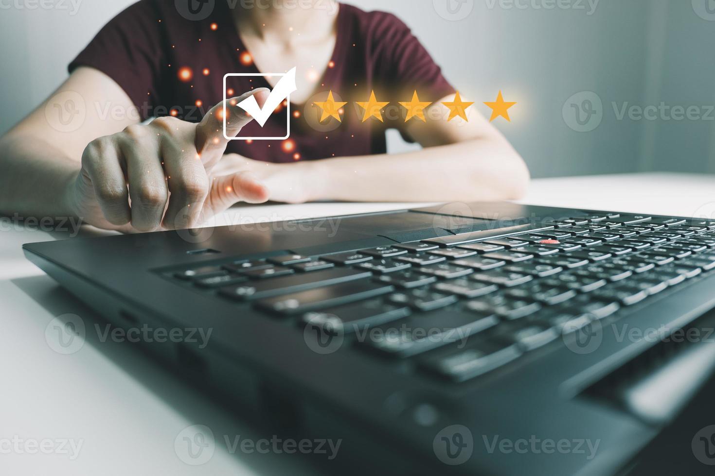 Customer satisfaction assessment rating 5 stars by notebook, User has received excellent service, Review the highest rated service, the best attention, impressed very good service, feedback from guest photo