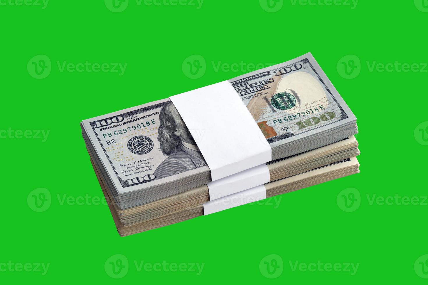 fajo de billetes de dólar estadounidense aislado en verde chroma keyer. paquete de dinero americano con alta resolución en máscara verde perfecta foto