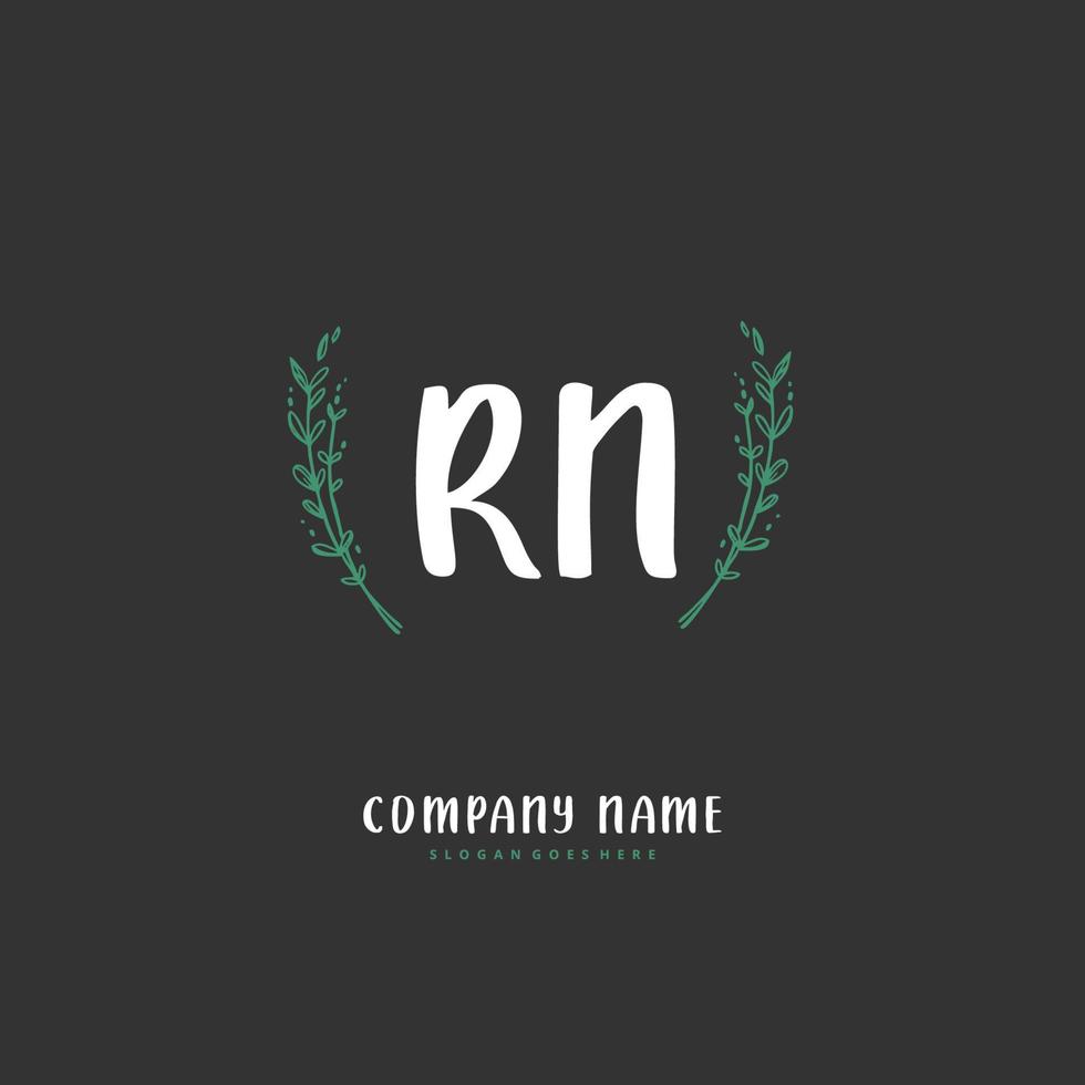 rn rn escritura a mano inicial y diseño de logotipo de firma con círculo. hermoso diseño de logotipo escrito a mano para moda, equipo, boda, logotipo de lujo. vector