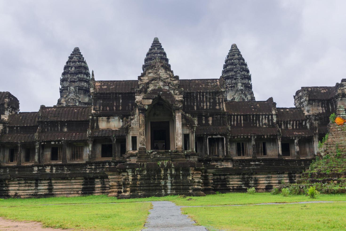 Angkor Wat temple photo