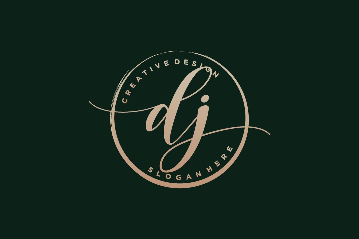 logotipo inicial de escritura a mano de dj con firma vectorial de plantilla de círculo, boda, moda, floral y botánica con plantilla creativa. vector