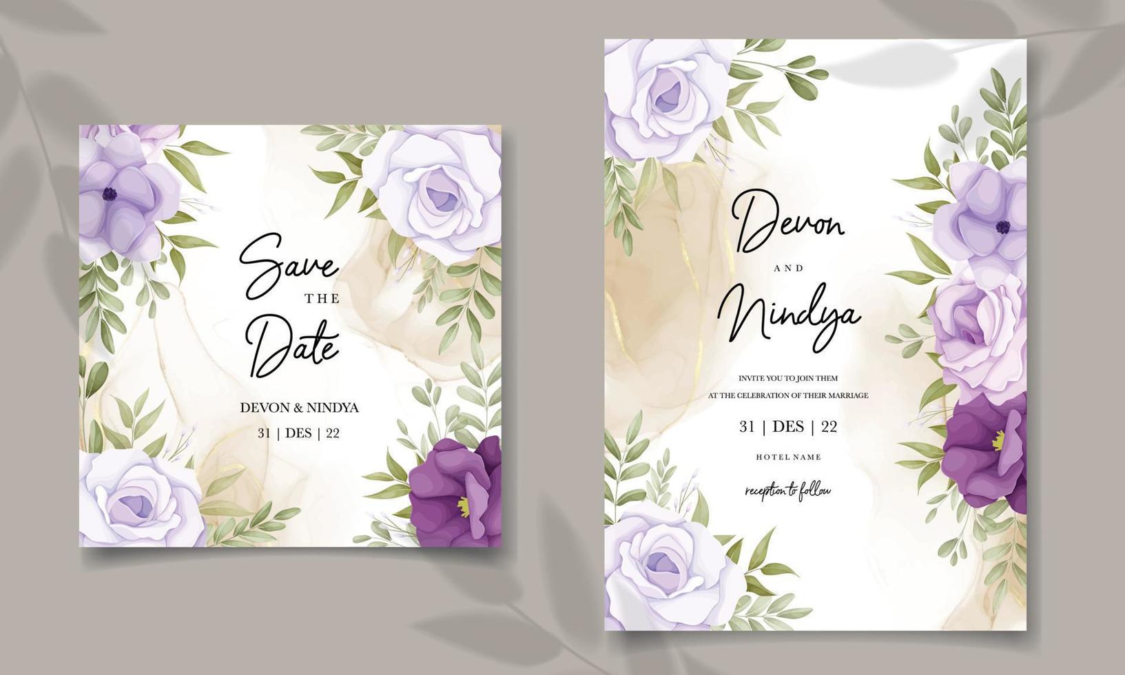 elegante tarjeta de invitación de boda con decoración de flores moradas vector