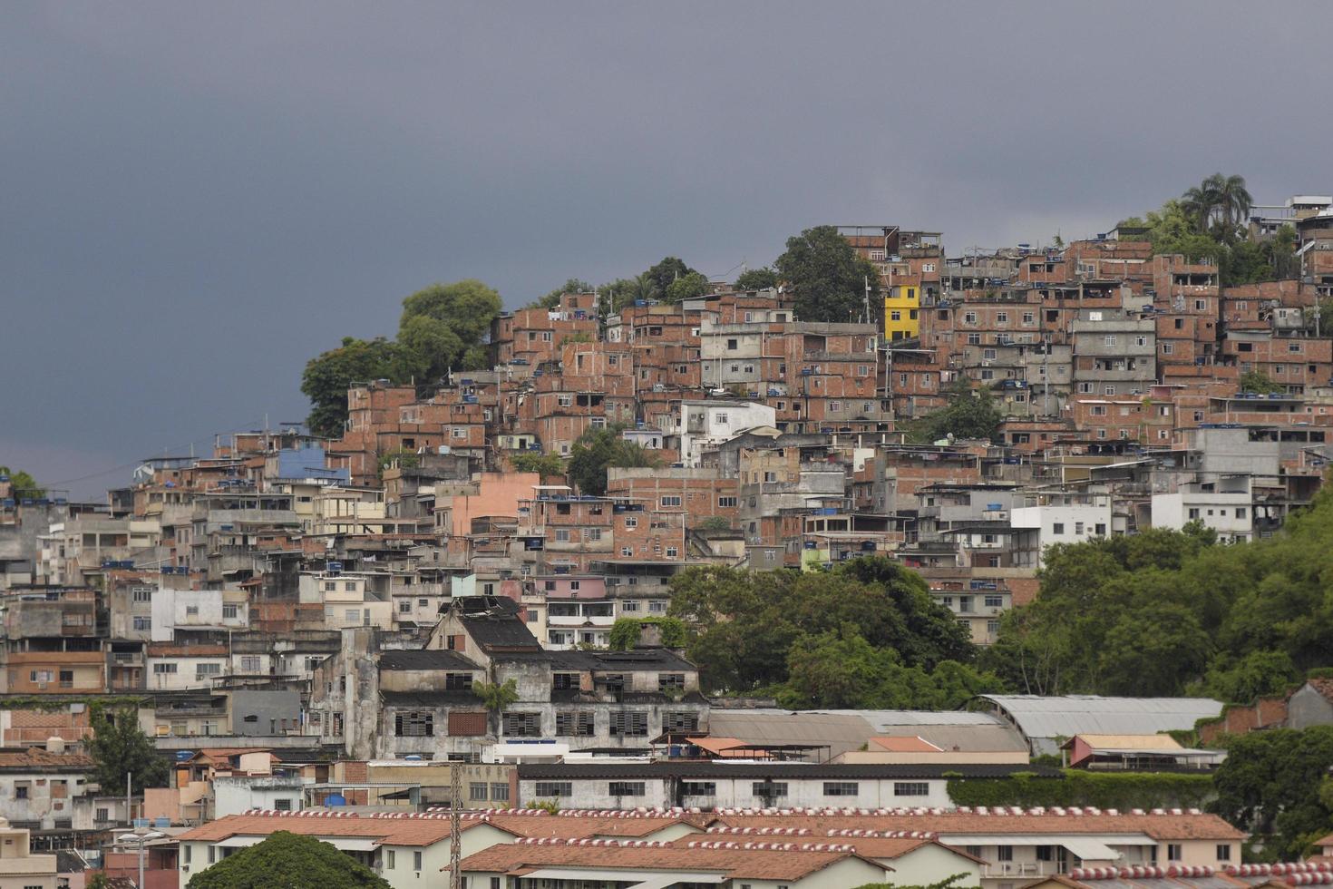 favela mangueira de día foto