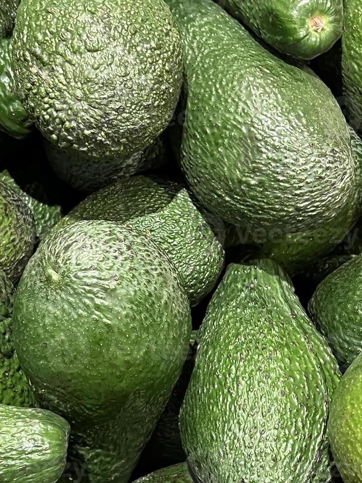 fondo de vegetales de aguacate maduro fresco foto