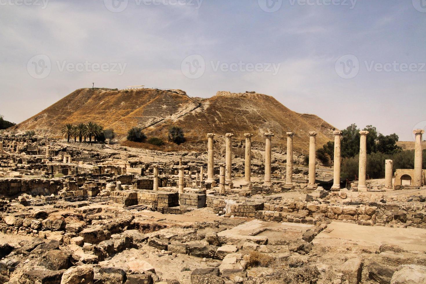 una vista de la antigua ciudad romana de beit shean en israel foto