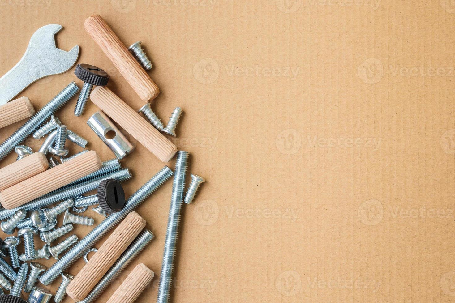 kit de herramientas de montaje de muebles con llave de pasador de tornillo y perno foto