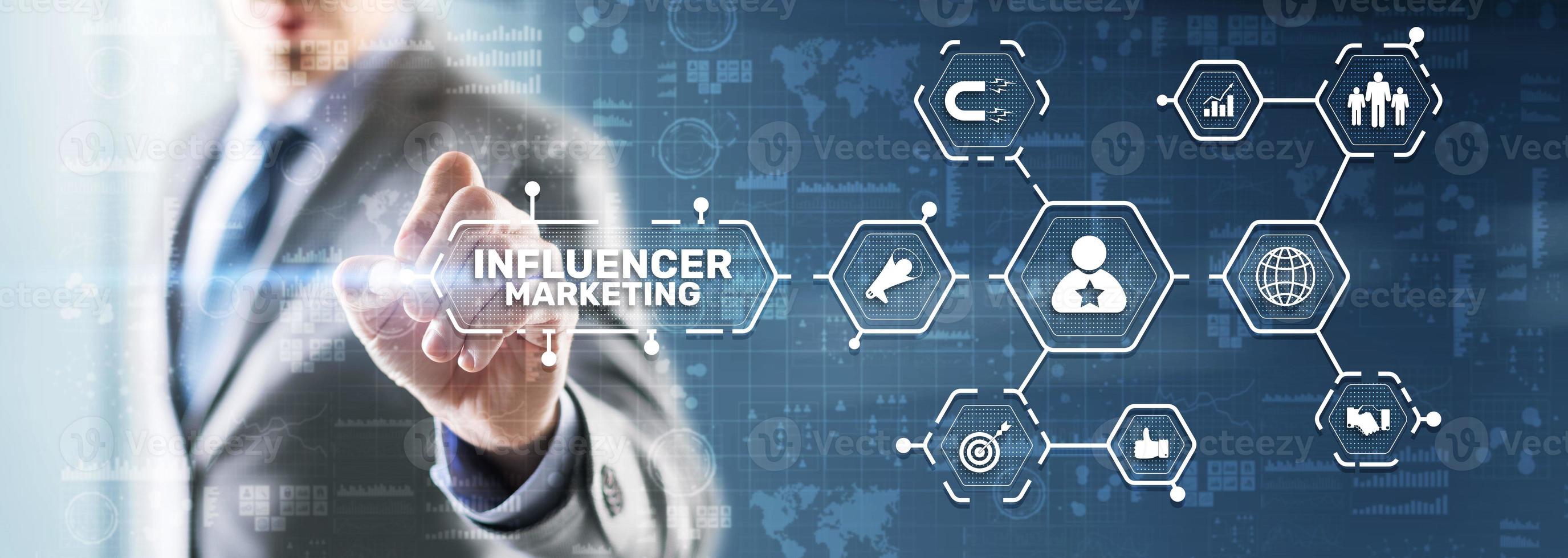 Influencer concepto de marketing social. tecnología de internet empresarial foto