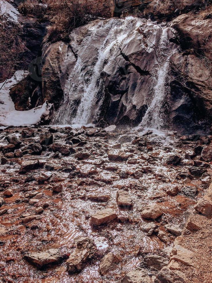 agua y rocas foto