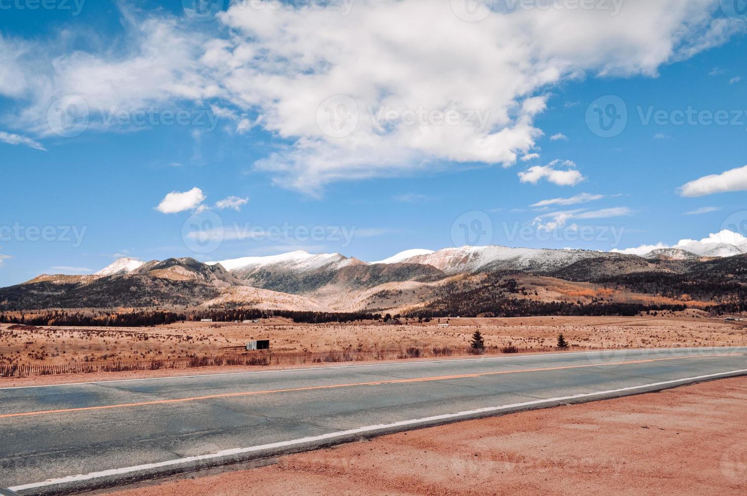 montañas en otoño foto