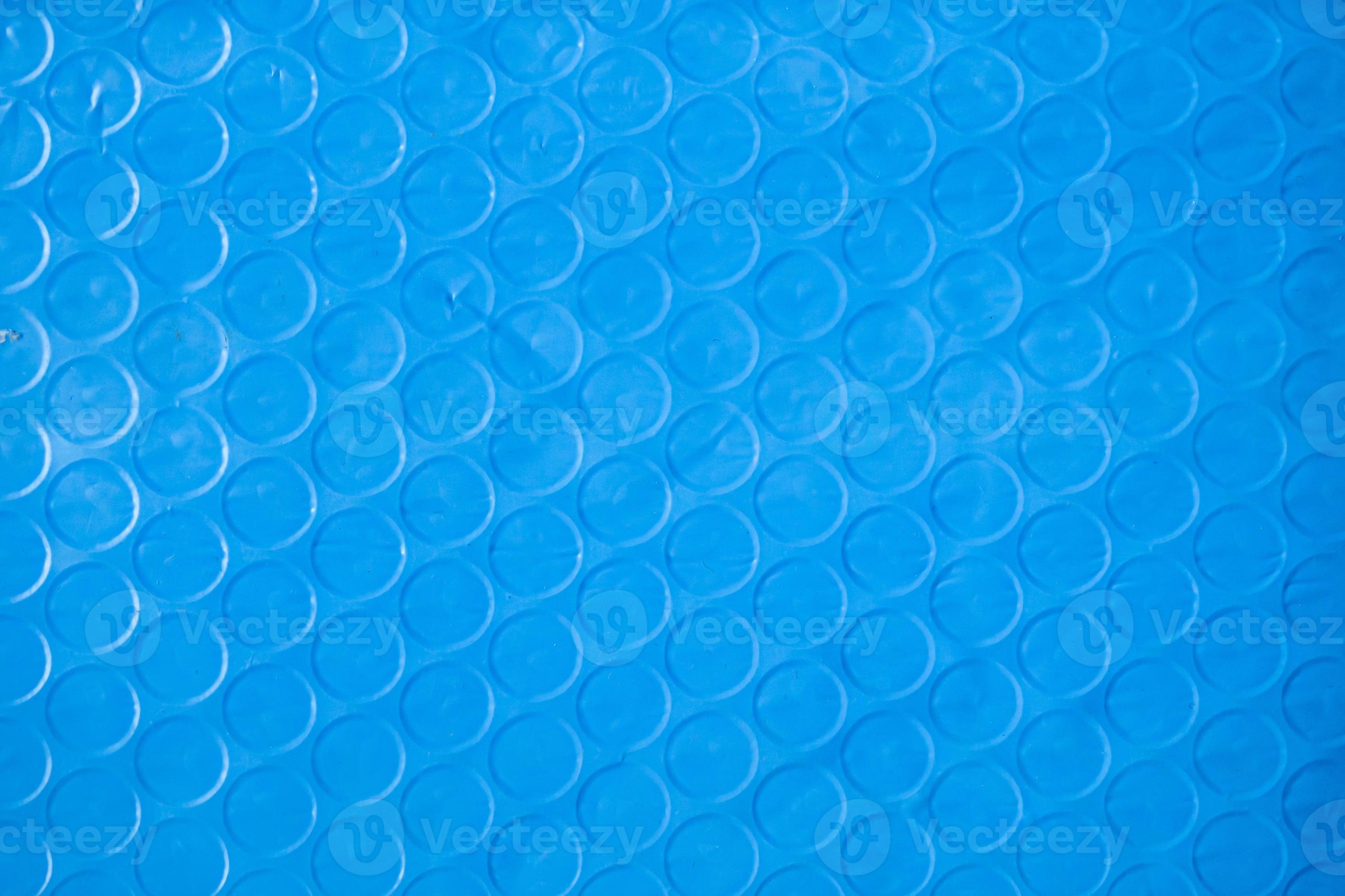 Blue bubble wrap with extra large blue bubbles for packing large fragile  items Stock Photo - Alamy