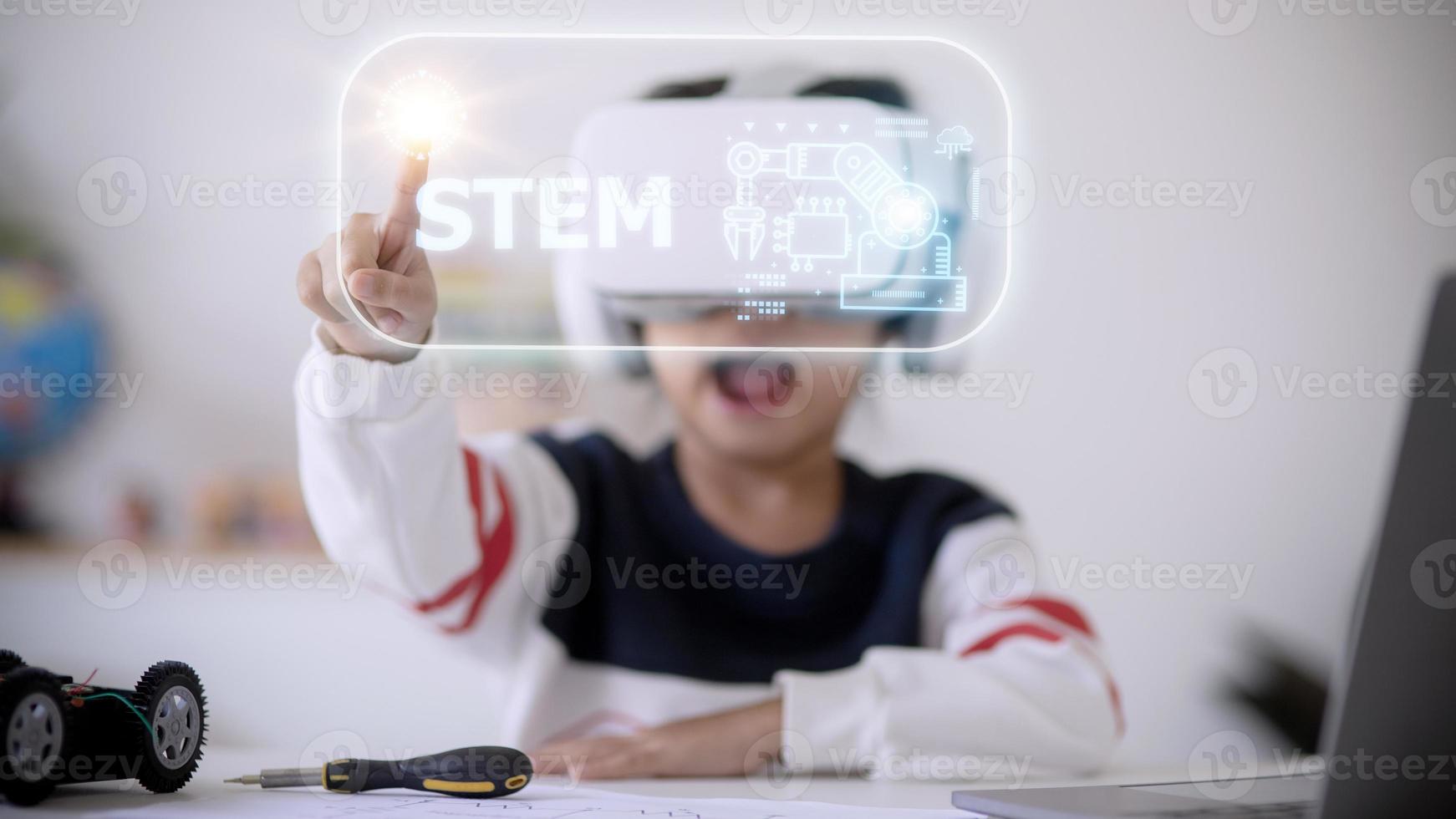 Stem escuela niños aprendiendo educación tecnología edificio robot coche ideas creativas construcción desarrollo programación análisis, iconos gráficos pantalla de interfaz de usuario foto