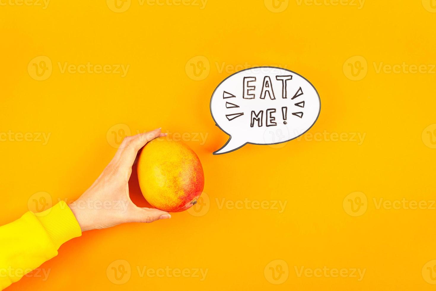 fruta de mango en concepto creativo de estilo pop art foto