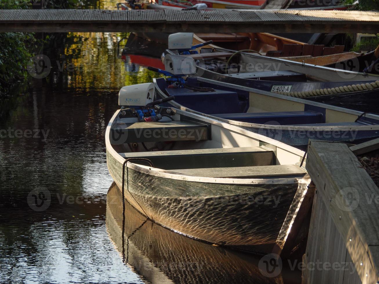 the dutch village of Giethoorn photo