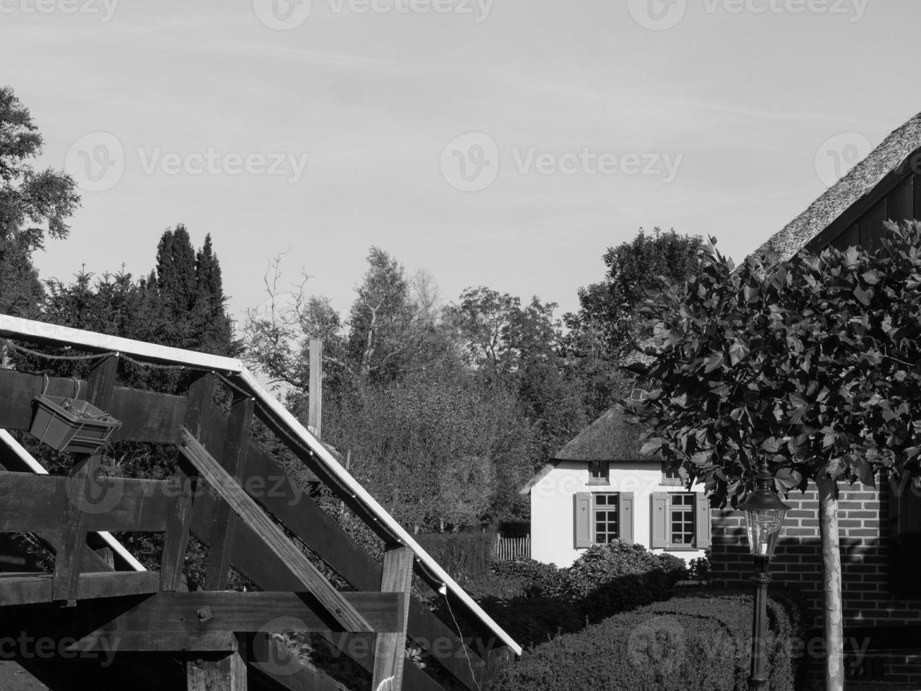 the dutch village Giethoorn photo