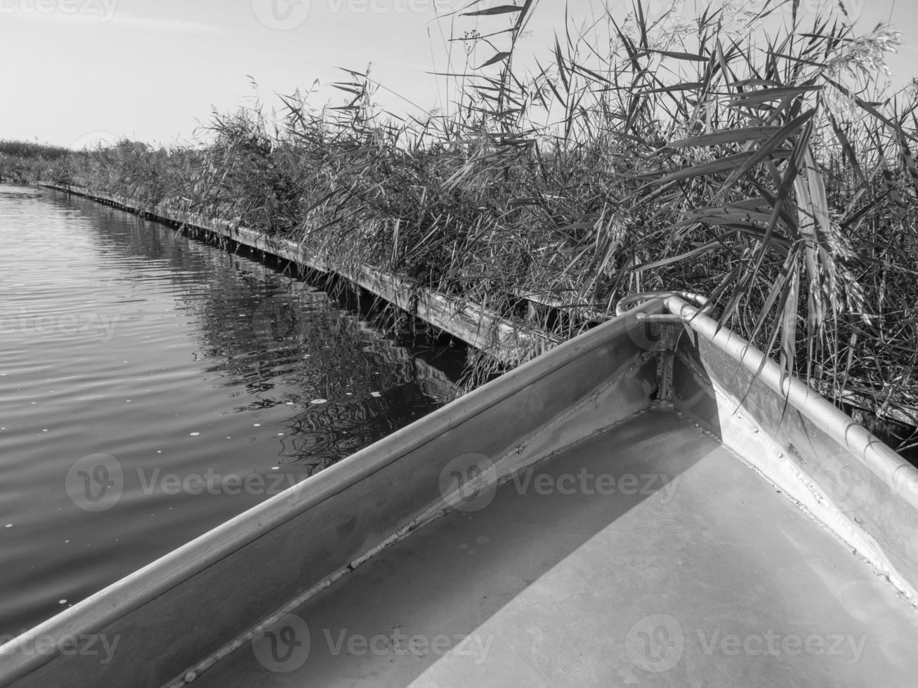 the dutvh village Giethoorn photo