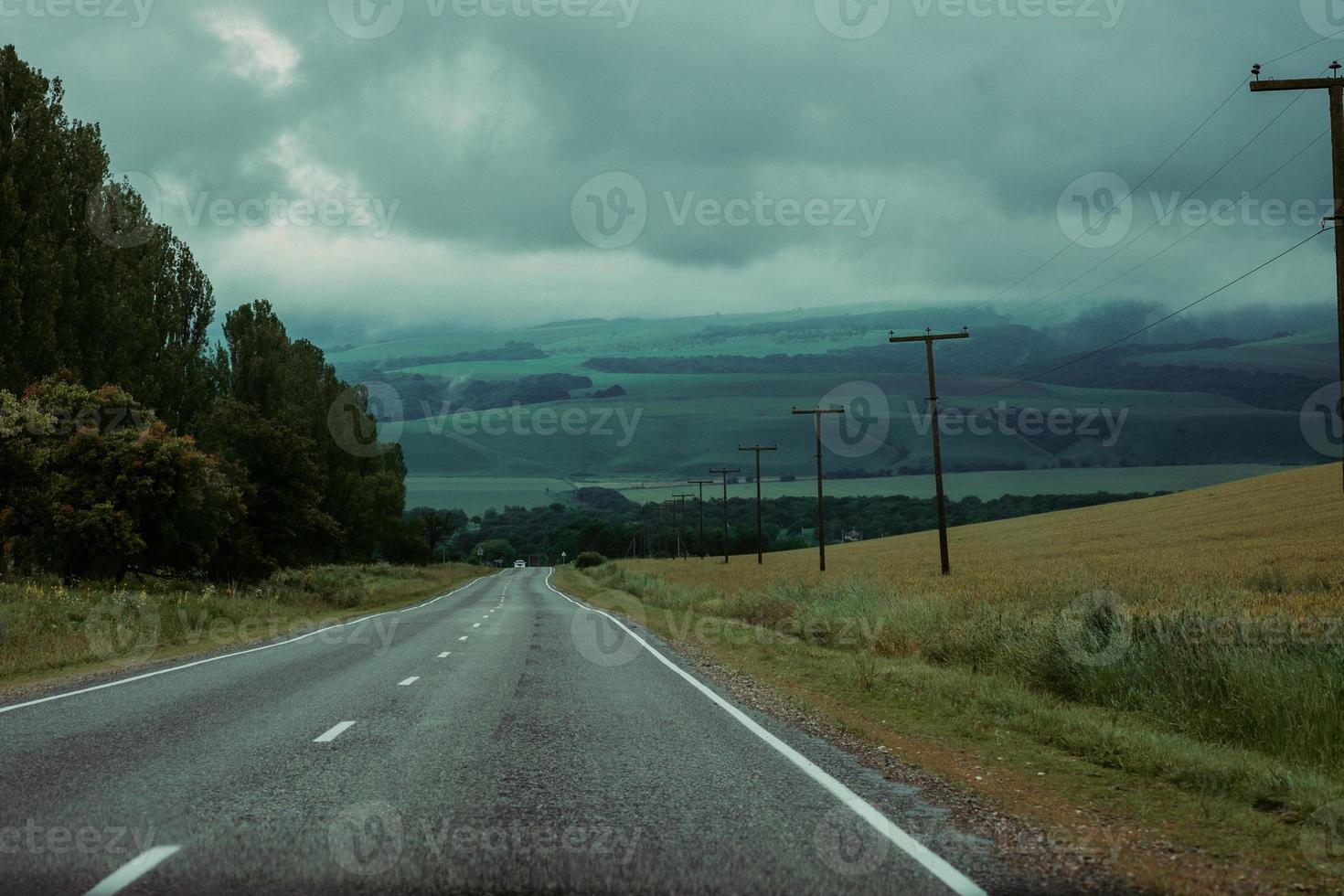 road to mountains photo