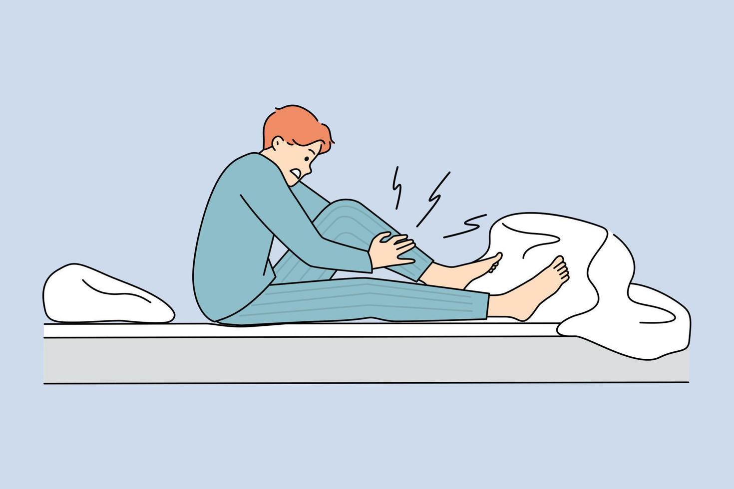 el hombre se despierta por la noche sufre de calambres en la pierna de masaje. un tipo enfermo y malsano se despierta en la cama luchando con tensión muscular repentina o espasmo en casa. concepto de salud. ilustración vectorial vector