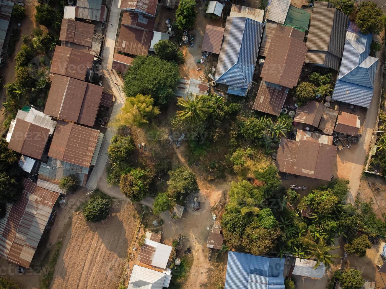 casa de campo, foto aérea tomada por drones, la mayoría de la gente rural tiene una carrera agrícola.