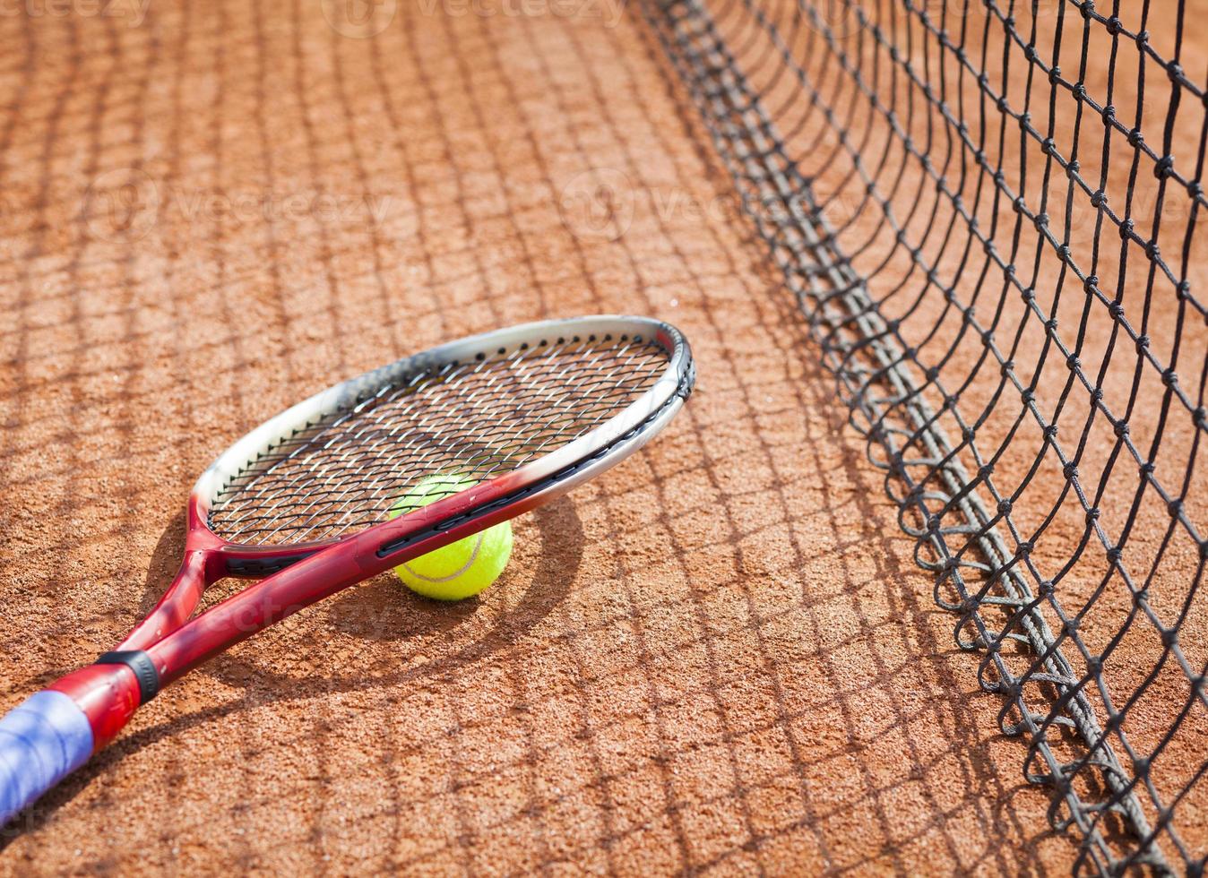 raqueta de tenis, cancha de arcilla, wta tour, rolland garros foto