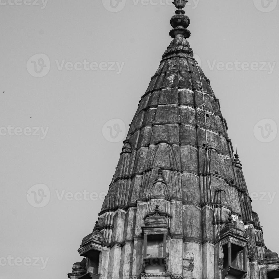 vista matutina de los cenotafios reales chhatris de orchha, madhya pradesh, india, orchha la ciudad perdida de la india, sitios arqueológicos indios foto