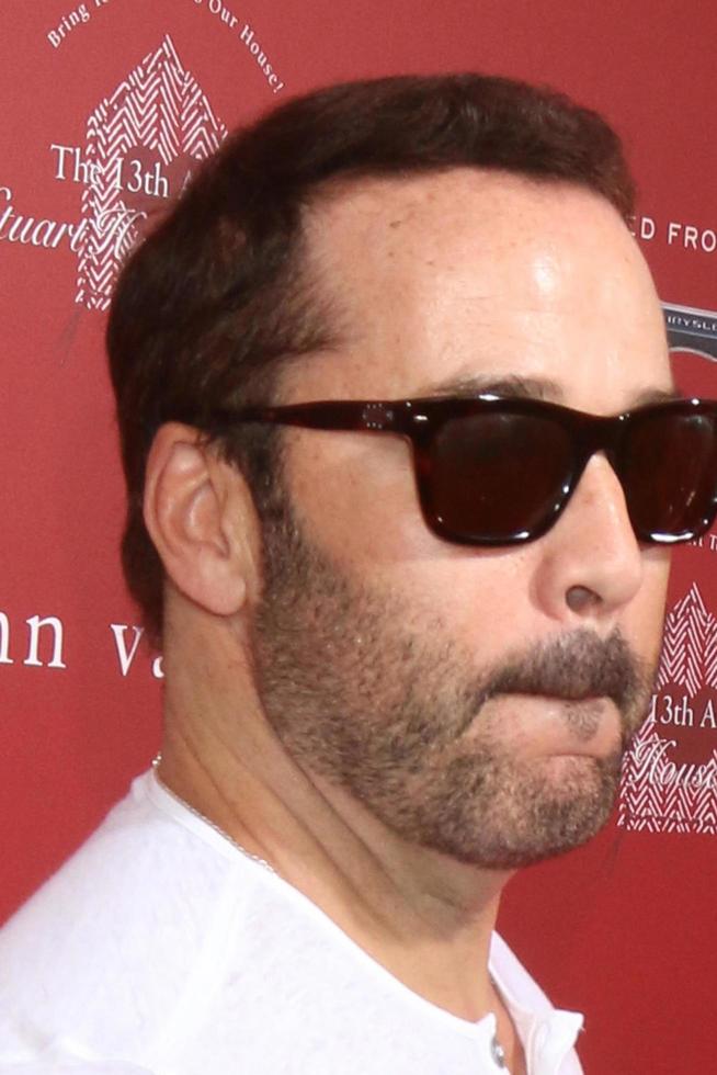 LAS VEGAS, APR 17 - Jeremy Piven at the John Varvatos 13th Annual Stuart House Benefit at the John Varvatos Store on April 17, 2016 in West Hollywood, CA photo