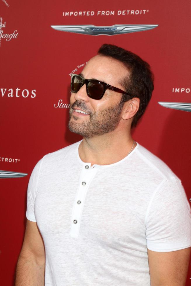 LAS VEGAS, APR 17 - Jeremy Piven at the John Varvatos 13th Annual Stuart House Benefit at the John Varvatos Store on April 17, 2016 in West Hollywood, CA photo