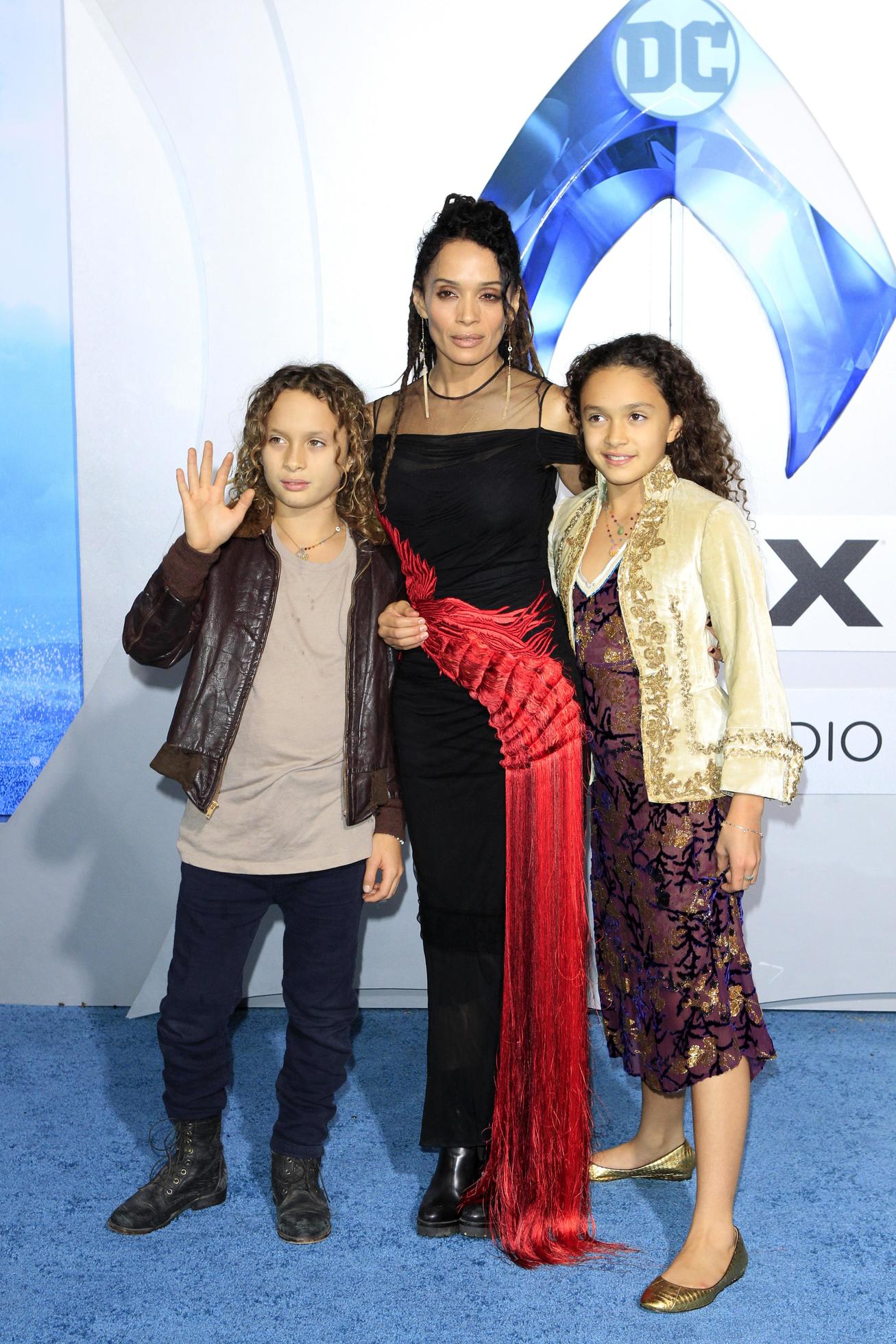 LOS ANGELES - DEC 12 Nakoa-Wolf Manakauapo Namakaeha Momoa, Lisa Bonet