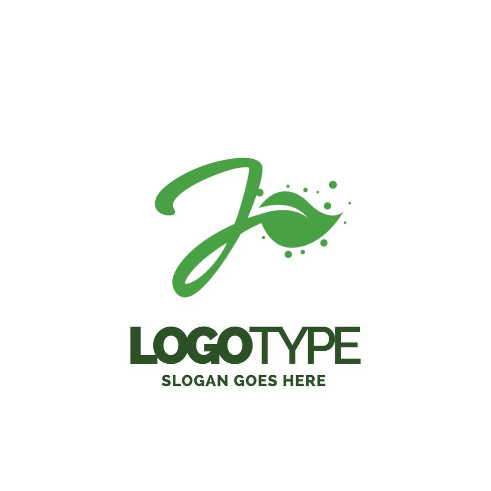 logotipo j con elemento de hoja. diseños de logotipos de hojas naturales vector