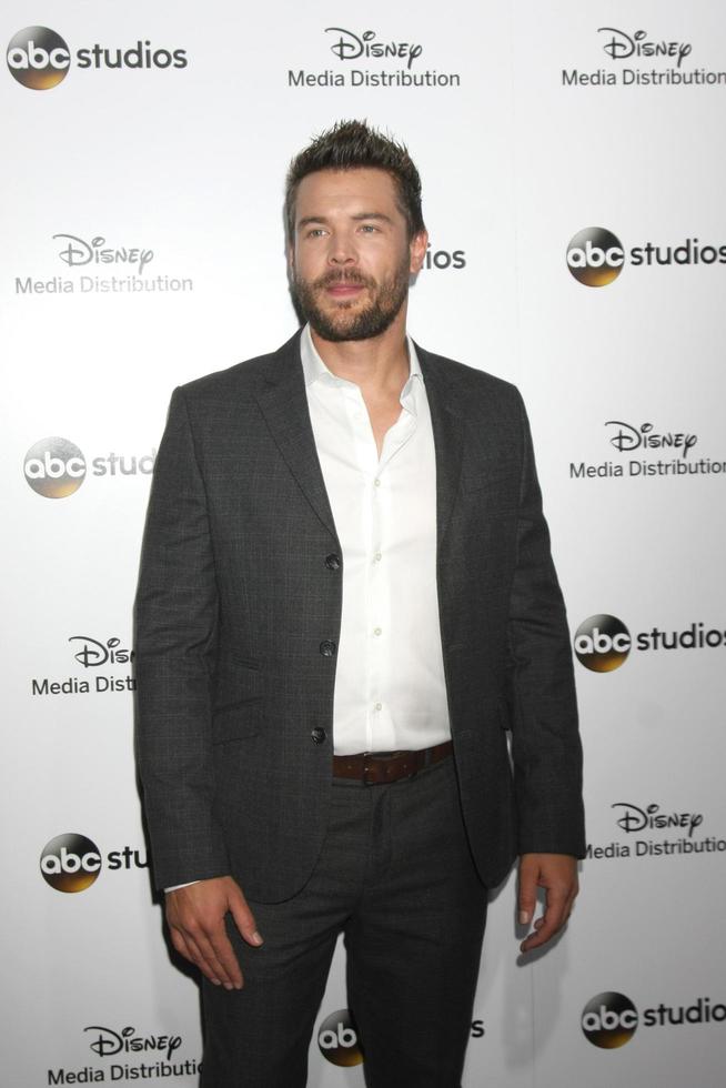 LOS ANGELES - MAY 17 - Charlie Weber at the ABC International Upfronts 2015 at the Disney Studios on May 17, 2015 in Burbank, CA photo