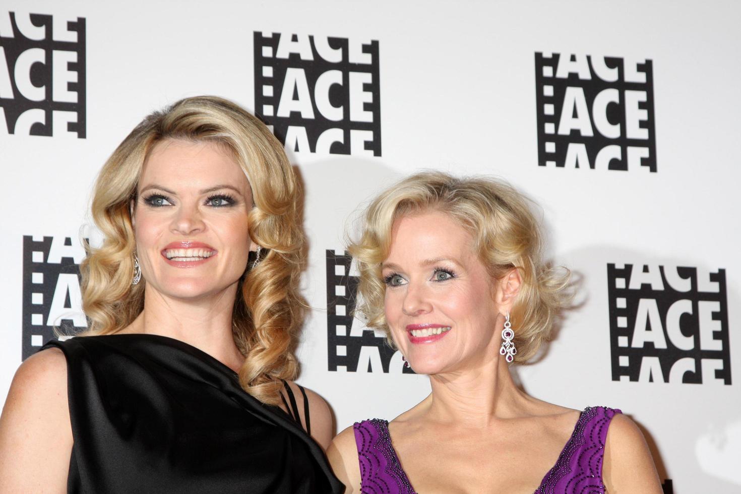 LOS ANGELES - FEB 18 - Missi Pyle Penelope Ann Miller arrives at 