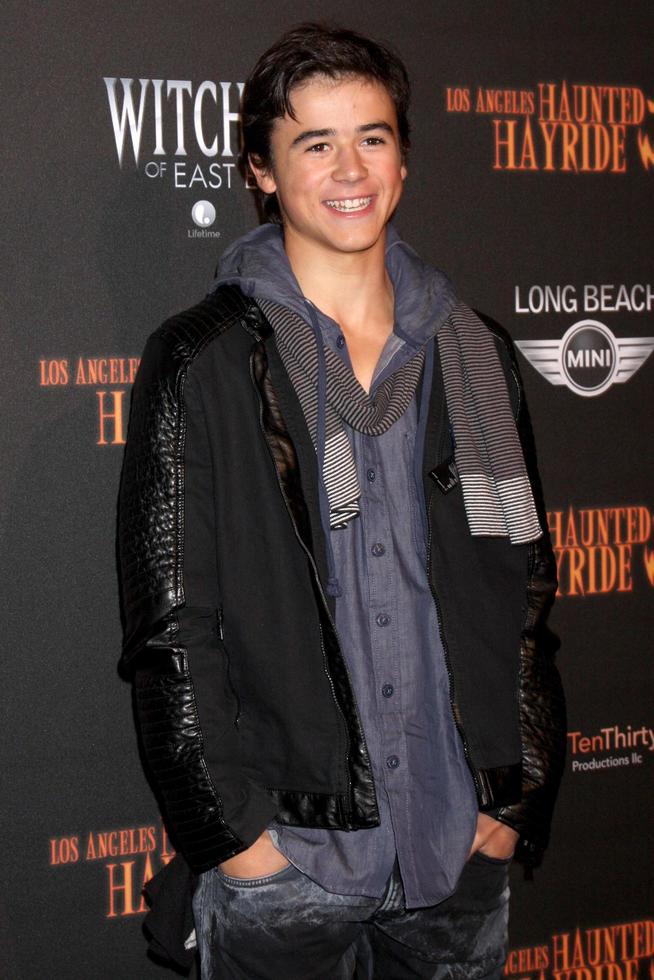 los angeles - 10 de octubre - aramis knight en la octava noche anual de estreno de la haunted hayride en griffith park el 10 de octubre de 2013 en los angeles, ca foto