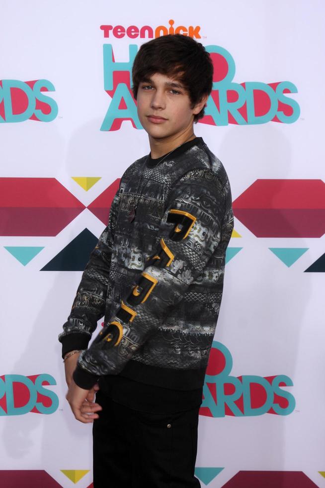 LOS ANGELES - NOV 17 - Austin Mahone at the TeenNick Halo Awards at Hollywood Palladium on November 17, 2013 in Los Angeles, CA photo