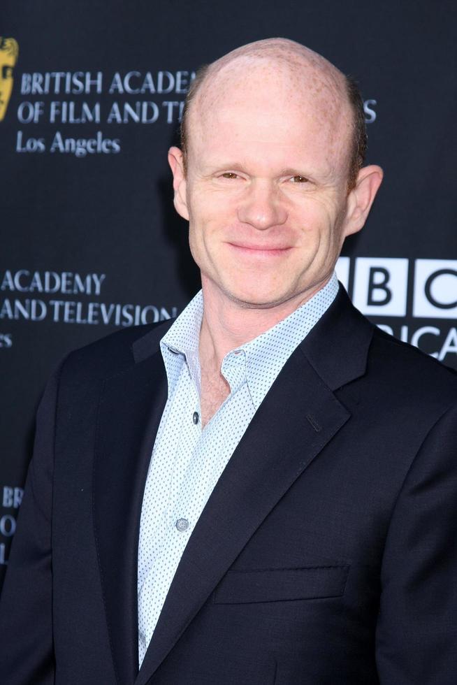 los angeles - 17 de septiembre - paul mccrane llega a la novena fiesta anual de té bafta los angeles tv en el hotel l ermitage beverly hills el 17 de septiembre de 2011 en beverly hills, ca foto