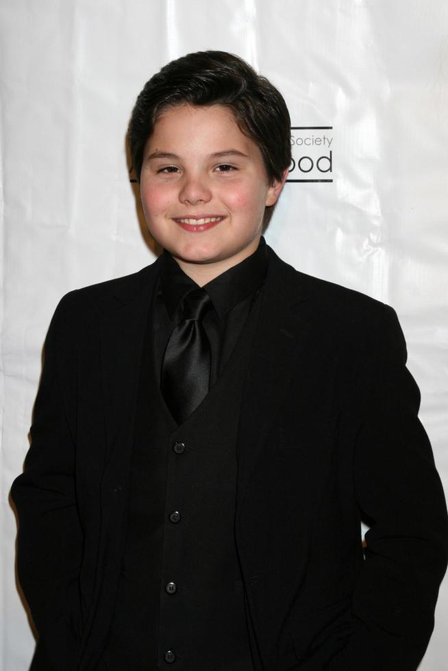 los angeles - 4 de febrero - zach gallison llega a los 39 premios anuales annie en royce hall en ucla el 4 de febrero de 2012 en westwood, ca foto