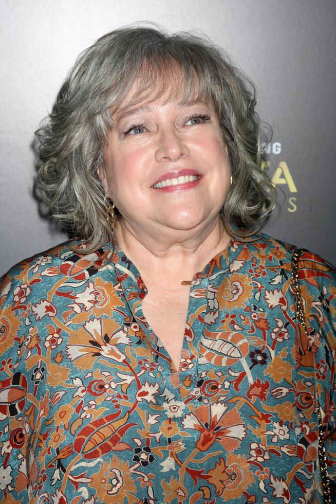 LOS ANGELES - JAN 27 - Kathy Bates arrives at the AUSTRALIAN ACADEMY