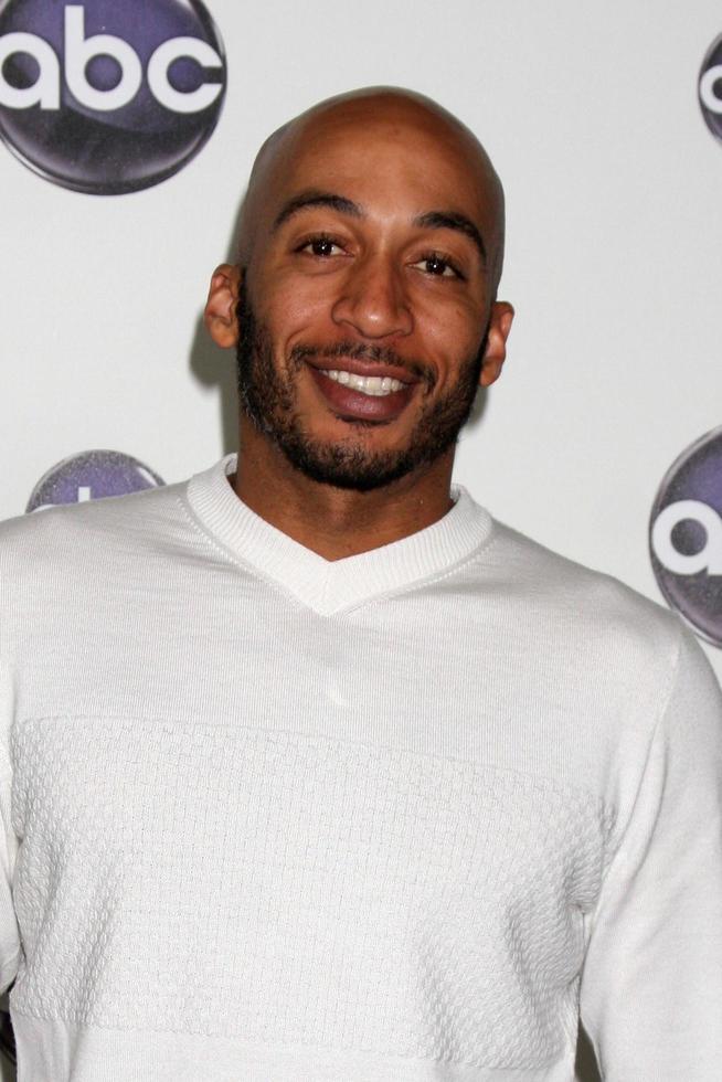 LOS ANGELES - JAN 10 - James Lesure arrives at the Disney ABC Television Group s TCA Winter 2011 Press Tour Party at Langham Huntington Hotel on January 10, 2011 in Pasadena, CA photo