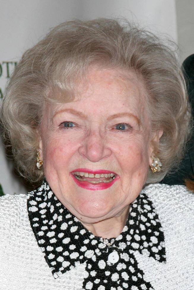 LOS ANGELES - APR 9 - Betty White in the green room of Actors and Others for Animals Annual Fundraiser 2011 at Universal Hilton Hotel on April 9, 2011 in Los Angeles, CA photo