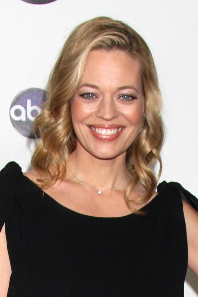 LOS ANGELES - JAN 10 - Jeri Ryan arrives at the Disney ABC Television Group s TCA Winter 2011 Press Tour Party at Langham Huntington Hotel on January 10, 2011 in Pasadena, CA photo