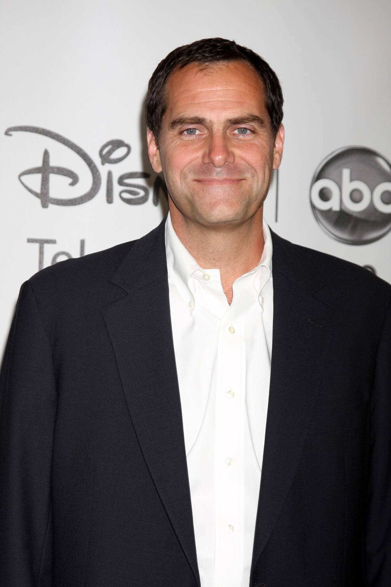 LOS ANGELES - JUL 27 - Andy Buckley arrives at the ABC TCA Party Summer