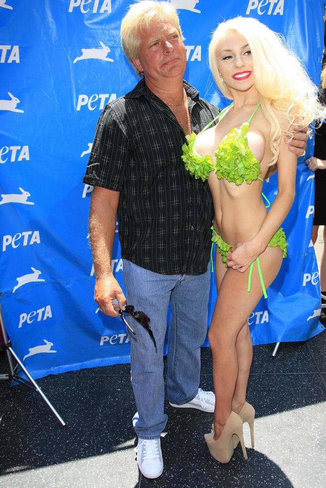LOS ANGELES - JUL 31 - Alex Stodden, Courtney Stodden at the PETA Pink s Veggie Hot Dog Event at the Hollywood and Highland on July 31, 2013 in Los Angeles, CA photo