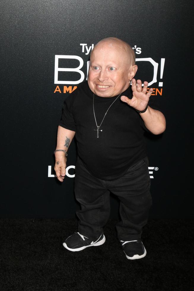 los angeles - 17 de octubre - verne troyer en el estreno de halloween de tyler perry s boo a madea en arclight hollywood el 17 de octubre de 2016 en los angeles, ca foto