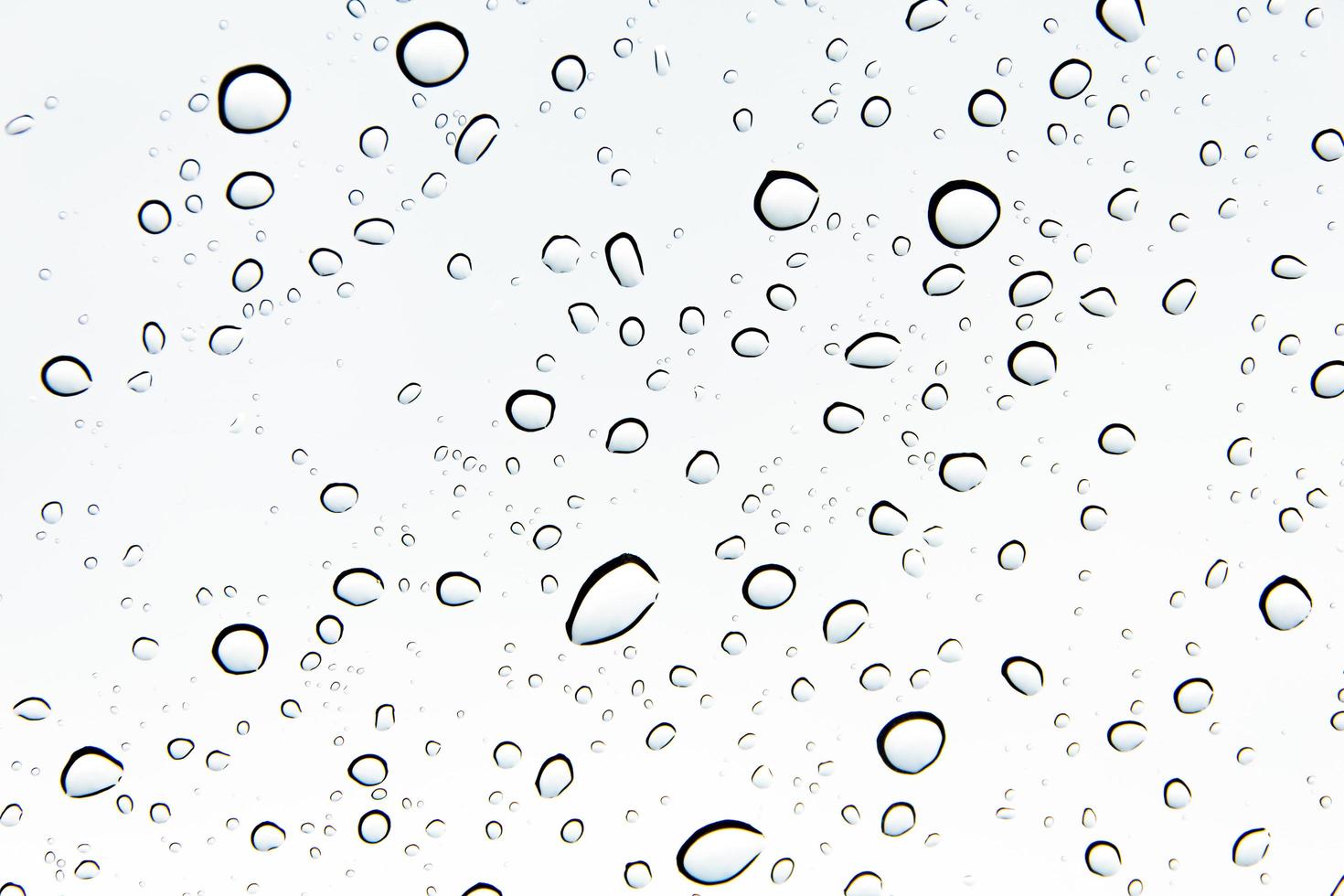 Drops of water and water beads on clear glass. 13245396 Stock Photo at