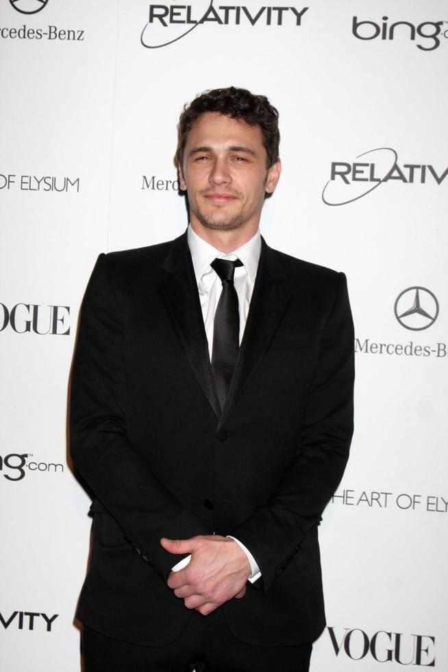 los angeles - 15 de enero - james franco llega a la gala art of elysium heaven 2011 en el parque de exposiciones del centro de ciencias de california el 15 de enero de 2011 en los angeles, ca foto