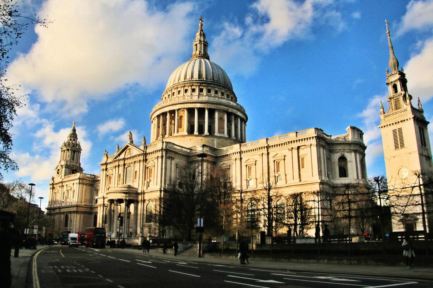 londres en el reino unido en 2019. una vista de la catedral de san pablo en londres foto